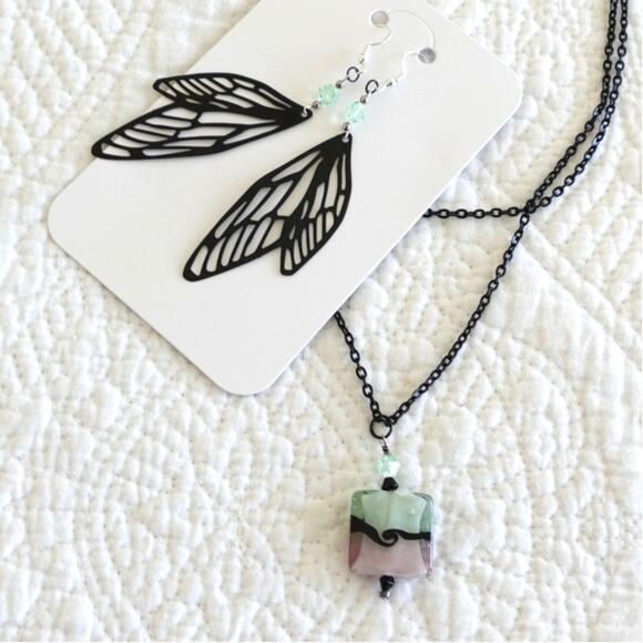 Black Long Chain Hard Candy Necklace Set / Fairy Wing Earrings - Picture 2 of 9